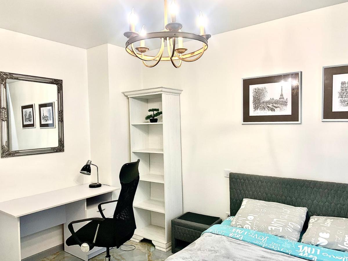 4-Room Jacuzzi Apartment 利沃夫 外观 照片