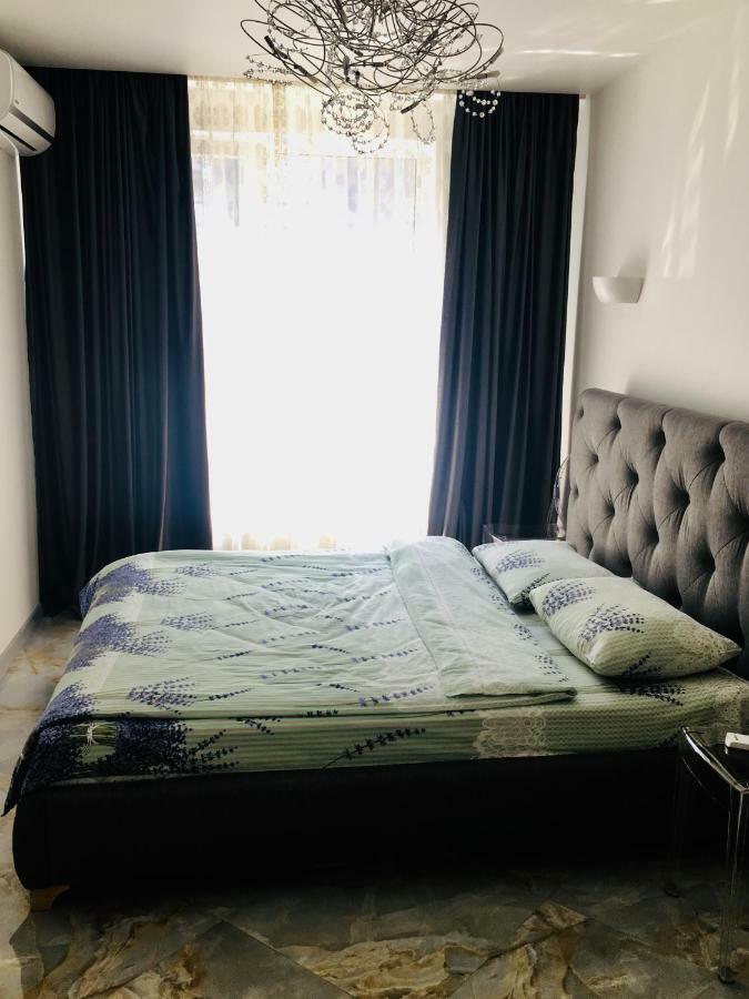 4-Room Jacuzzi Apartment 利沃夫 外观 照片