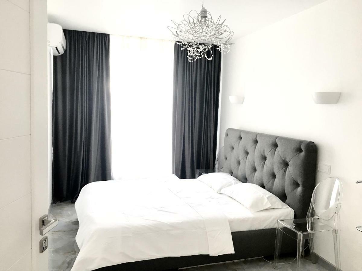 4-Room Jacuzzi Apartment 利沃夫 外观 照片